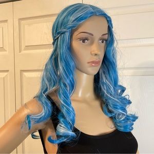 Blue synthetic wig, perfect for your mermaid costume, cosplay, Halloween, etc
